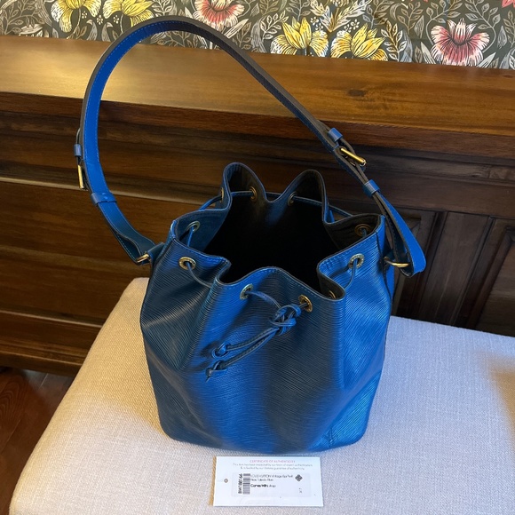 Louis Vuitton Epi Petite Noe - Picture 2 of 9